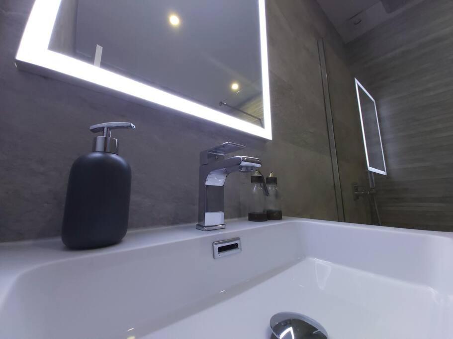 Luminoso Apartamento En El Centro, Con Mucho Arte Sevilla Kültér fotó